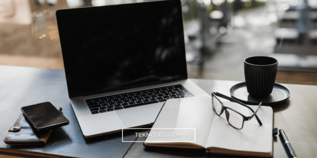 Teknoseo.com (44) Dizüstü Bilgisayara Su Dökülünce Ne Yapılmalı?
